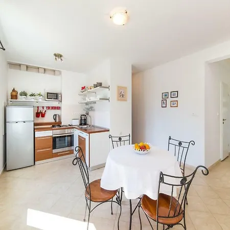 Apartment Diha *