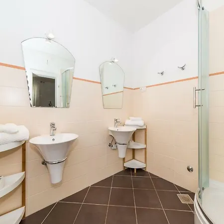 Apartment Diha *
